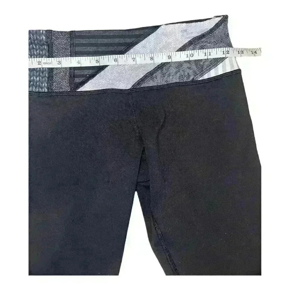 Lululemon Wunder Under Reversible Black/Gray Cropped Leggings, Sizes 4 - Picture 8 of 10